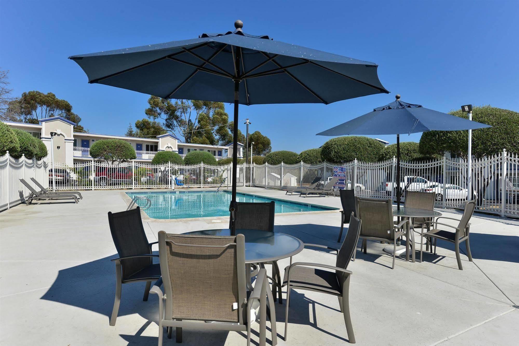 6-vista, Ca Hotel